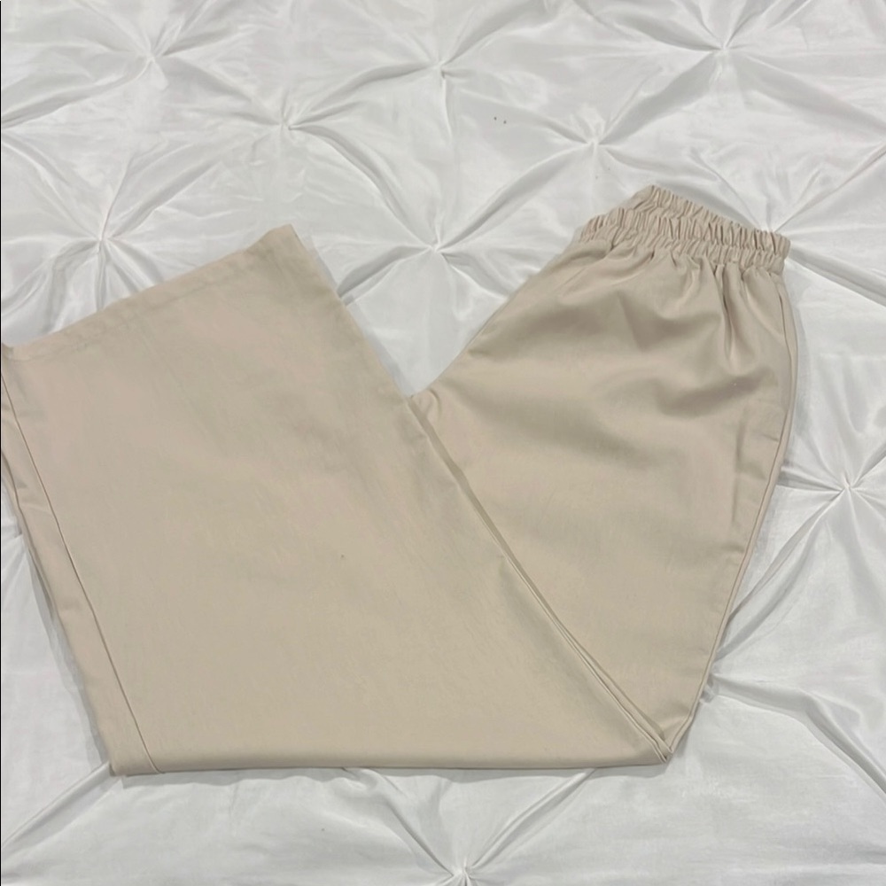 PrettyLittleThing Cream Two Piece Top Wide Leg Pants Set 2/4 - Picture 3 of 9